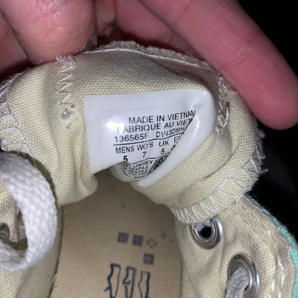 Converse light blue low top Chuck Taylor Converse size 7 sneakers - Picture 6 of 6
